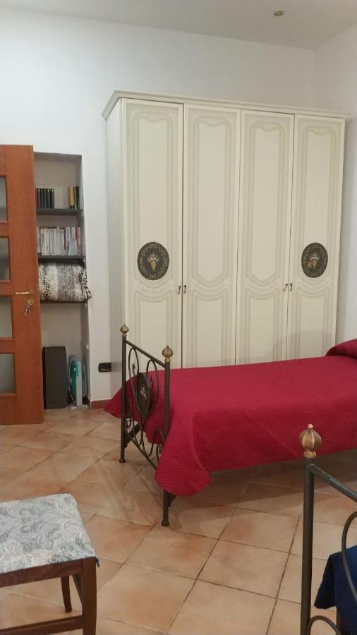 Camere Simili A Ostello Solo Per Uomini - Hostel-Like Rooms Only For Man Taranto Exterior photo